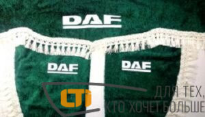 Ламбрекены с боковыми шторками DAF зеленые.